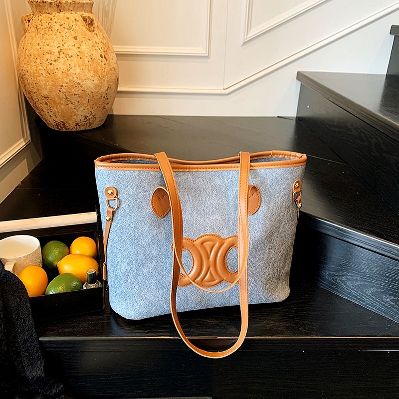 Elegant Shoulder Tote Bag - Image 5