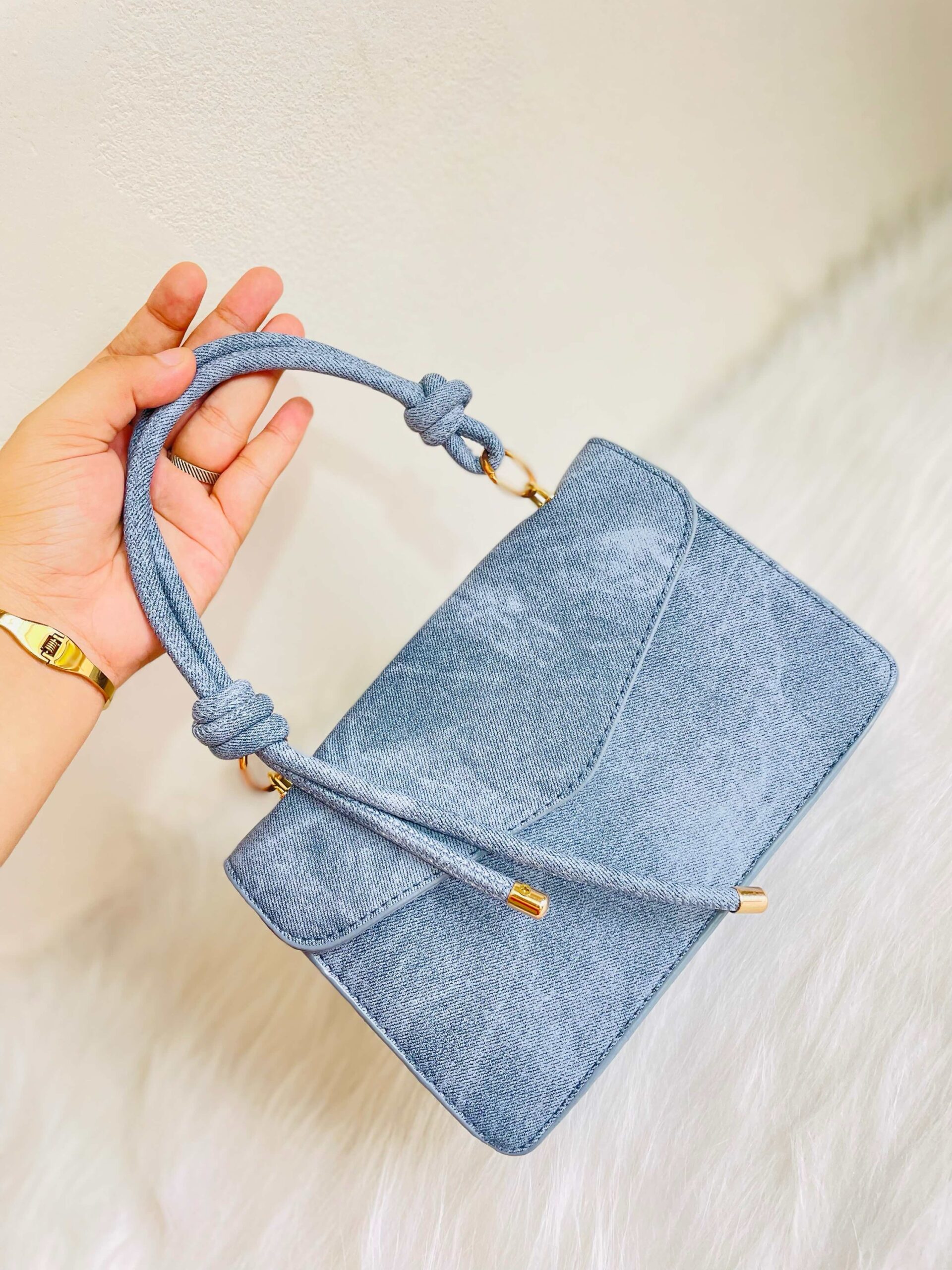 Elegant Leather Handbag - Image 3