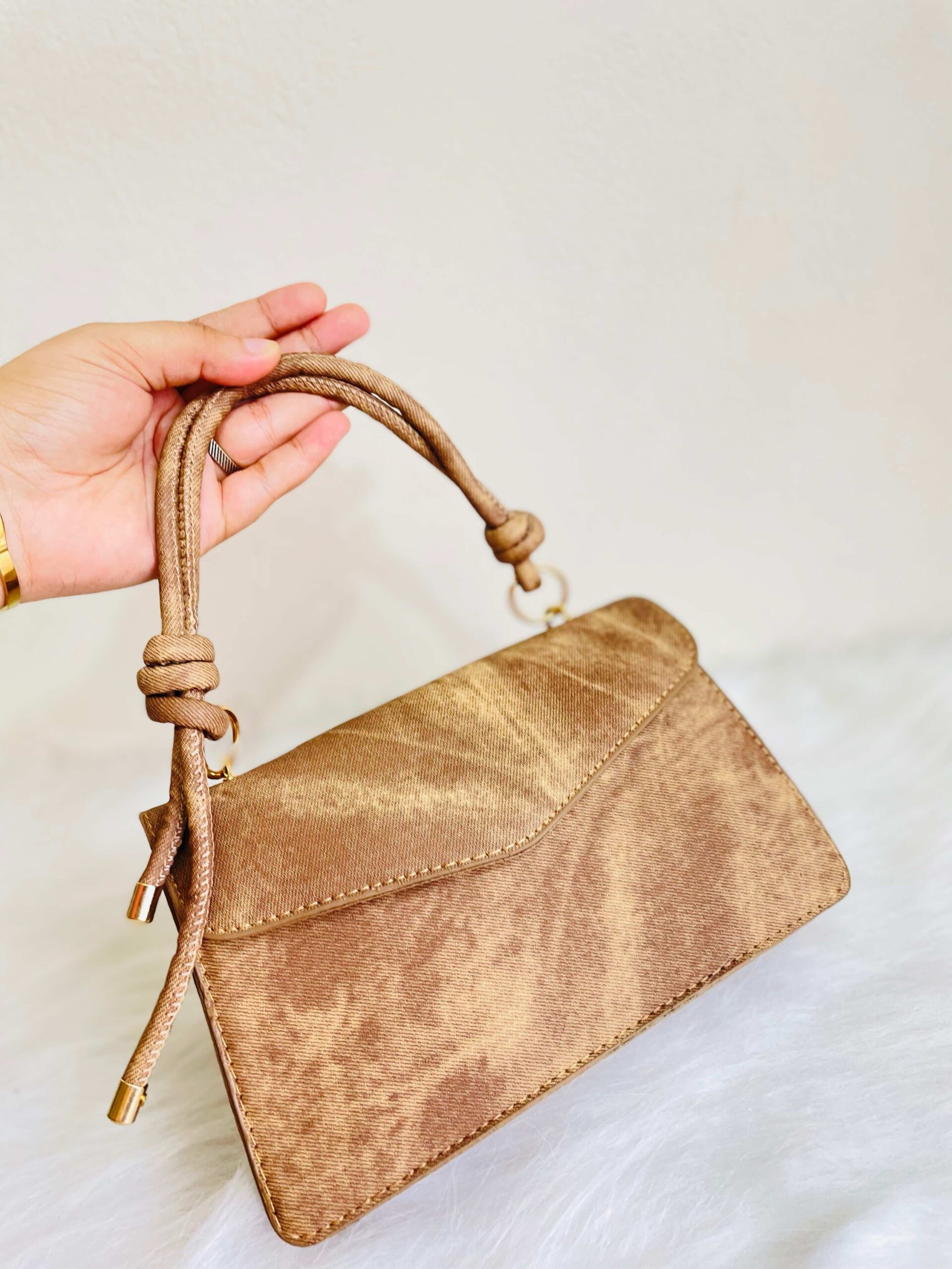 Elegant Leather Handbag - Image 6